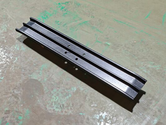 コマツ PC60 トラックシュー トリプルグルーサー トラックシュー ピッチ STG135A-8-750-001