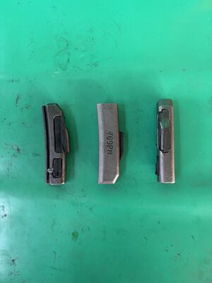 掘削機のスペアパーツ バケットの歯のアクセサリー アダプター ロック ピン V69PN