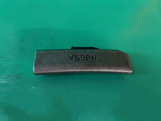 掘削機のスペアパーツ バケットの歯のアクセサリー アダプター ロック ピン V69PN