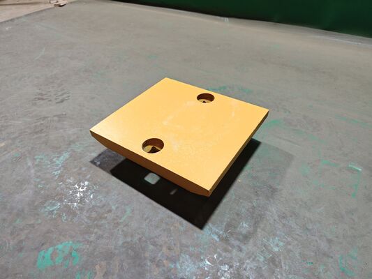 1324715M キャットスタイル ボルトオンカッティングエッジ (ローダー用)