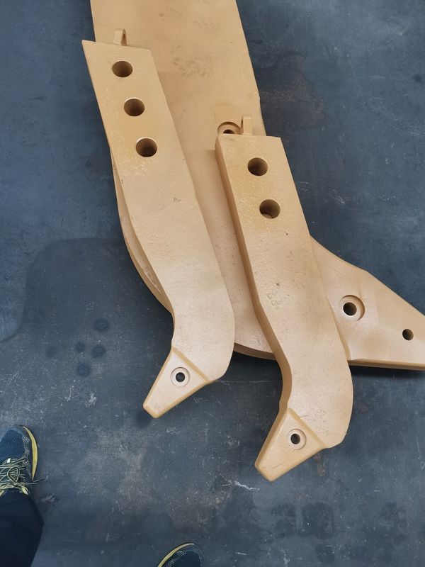 579リッパーのすねD155 17M-79-21320のブルドーザーの黄色